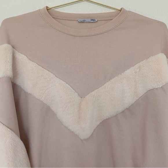 ZARA Faux Fur Sweater with Bell Sleeves in Light Pink SZ S - Picture 3 of 5